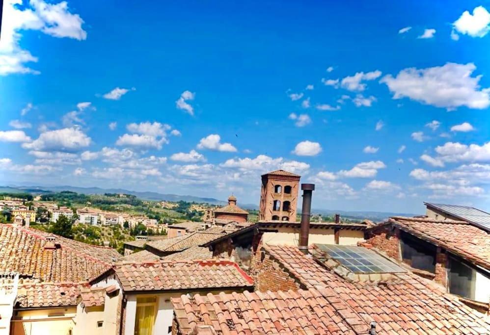 Dimora Con Finestra Sui Tetti Di Siena Apartman Kültér fotó
